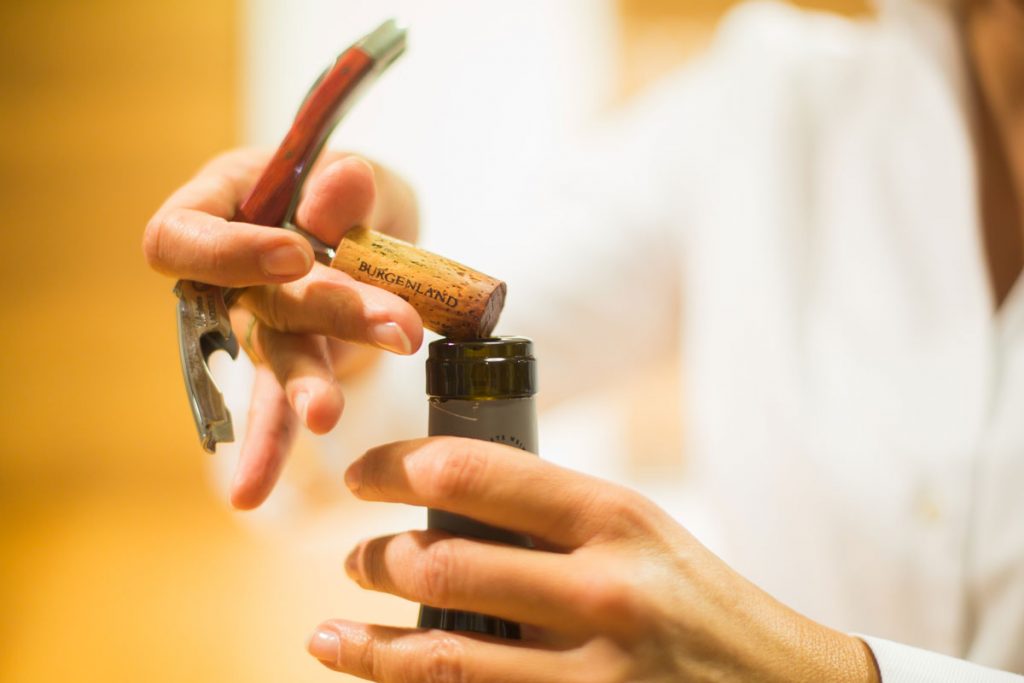 Rotwein entkorken